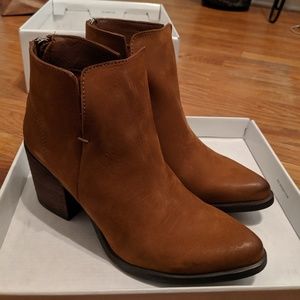 Brown suede boots LIKE NEW